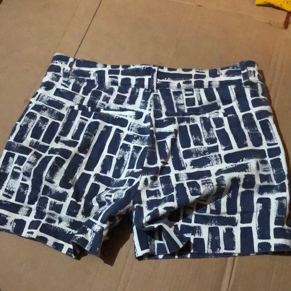 Shorts - Picture 3 of 3